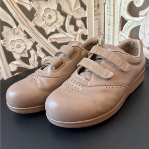 SAS Me Too Velcro Leather Shoes- 8.5 WW